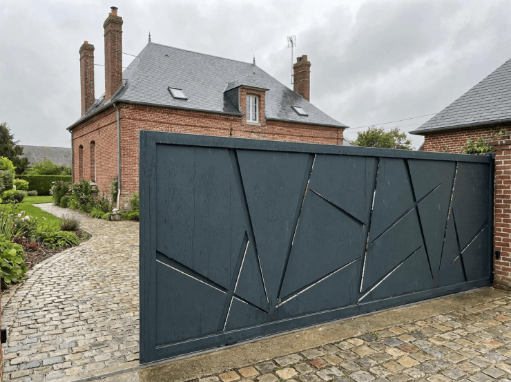 portail coulissant acier